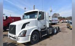 2011 VOLVO VNL64T300 Conventional - Day Cab, Tractor in Covington, TN