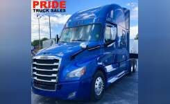 2018 FREIGHTLINER CASCADIA 126 Conventional - Sleeper Truck, Tractor in Toledo, OH