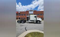 2014 MACK PINNACLE CXU613 Conventional - Sleeper Truck, Tractor in Colfax, NC