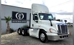 2015 FREIGHTLINER CASCADIA 125 Conventional - Day Cab, Tractor in Converse, TX