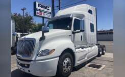 2020 INTERNATIONAL LT Conventional - Sleeper Truck, Tractor in Huntington Park, CA