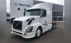 2014 VOLVO VN 630 Conventional - Sleeper Truck, Tractor in Romulus, MI