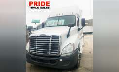 2017 FREIGHTLINER CASCADIA 126 Conventional - Sleeper Truck, Tractor in Bakersfield, CA