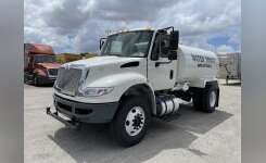 2015 INTERNATIONAL 4000 Water Truck, Water Tank in Miami, FL