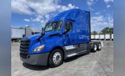 2020 FREIGHTLINER CASCADIA 126 Conventional - Sleeper Truck, Tractor in Burr Ridge, IL