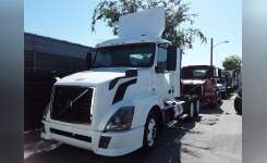 2014 VOLVO VN 630 Conventional - Day Cab, Tractor in Montebello, CA
