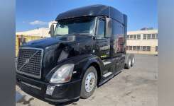 2017 VOLVO VNL730 Conventional - Sleeper Truck, Tractor in Elizabeth, NJ