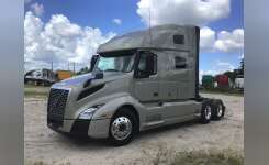 2019 VOLVO VNL760 Conventional - Sleeper Truck, Tractor in Tampa, FL