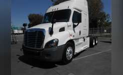 2016 FREIGHTLINER CASCADIA 113 Conventional - Sleeper Truck, Tractor in Whittier, CA