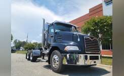 2018 MACK PINNACLE CXU613 Conventional - Day Cab, Tractor in Colfax, NC