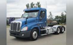 2016 FREIGHTLINER CASCADIA 125 Conventional - Day Cab, Tractor in Saint Cloud, MN