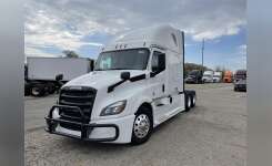 2019 FREIGHTLINER CASCADIA 126 Conventional - Sleeper Truck, Tractor in West Jefferson, OH