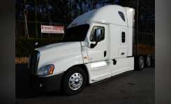 2015 FREIGHTLINER CASCADIA 125 Conventional - Sleeper Truck, Tractor in Charlotte, NC