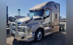2019 FREIGHTLINER CASCADIA 126 Conventional - Sleeper Truck, Tractor in Youngstown, OH