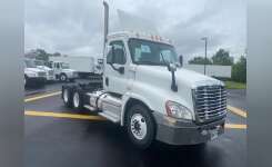 2015 FREIGHTLINER CASCADIA 125 Conventional - Day Cab, Tractor in Swedesboro, NJ