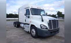 2014 FREIGHTLINER CASCADIA 125 Conventional - Sleeper Truck, Tractor in Atlanta, GA