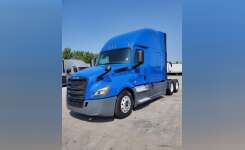 2019 FREIGHTLINER CASCADIA 126 Conventional - Sleeper Truck, Tractor in Burr Ridge, IL
