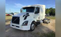 2018 VOLVO VNL630 Conventional - Sleeper Truck, Tractor in Conley, GA