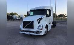 2017 VOLVO VNL630 Conventional - Sleeper Truck, Tractor in Tampa, FL