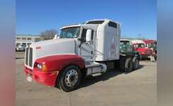 2004 KENWORTH T600 Conventional - Sleeper Truck, Tractor in Houston, TX