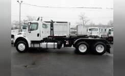 2013 FREIGHTLINER BUSINESS CLASS M2 106 Hooklift Truck in Ronkonkoma, NY