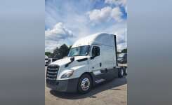 2019 FREIGHTLINER CASCADIA 126 Conventional - Sleeper Truck, Tractor in Burr Ridge, IL
