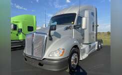 2016 KENWORTH T680 Conventional - Sleeper Truck, Tractor in Troy, IL