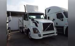 2014 VOLVO VN 630 Conventional - Day Cab, Tractor in Montebello, CA