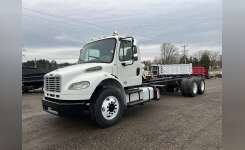 2013 FREIGHTLINER BUSINESS CLASS M2 106 Cab Chassis in Reynoldsburg, OH