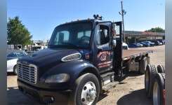 2005 FREIGHTLINER BUSINESS CLASS M2 106 Flatbed Truck in Covington, TN