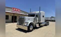 2020 PETERBILT 389 Conventional - Sleeper Truck, Tractor in Rhome, TX