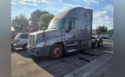 2014 FREIGHTLINER CASCADIA 125 Conventional - Sleeper Truck, Tractor in Turlock, CA