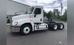 2013 FREIGHTLINER CASCADIA 125 Conventional - Day Cab, Tractor in Swedesboro, NJ
