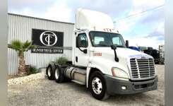 2013 FREIGHTLINER CASCADIA 125 Conventional - Day Cab, Tractor in Converse, TX