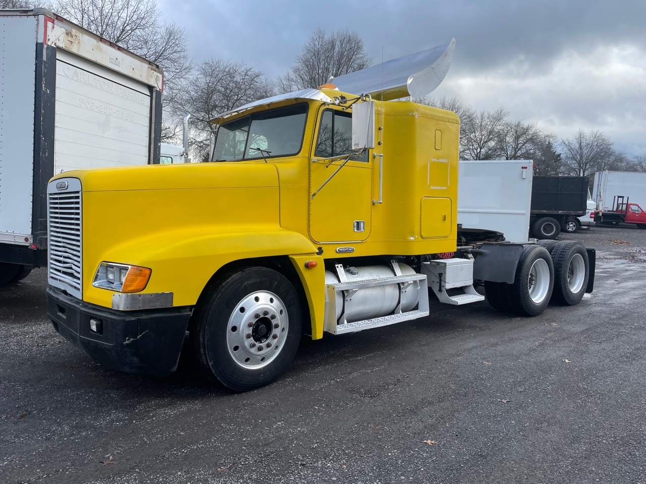 Used 2000 Freightliner FLD120 In Portland, Oregon in Portland, OR