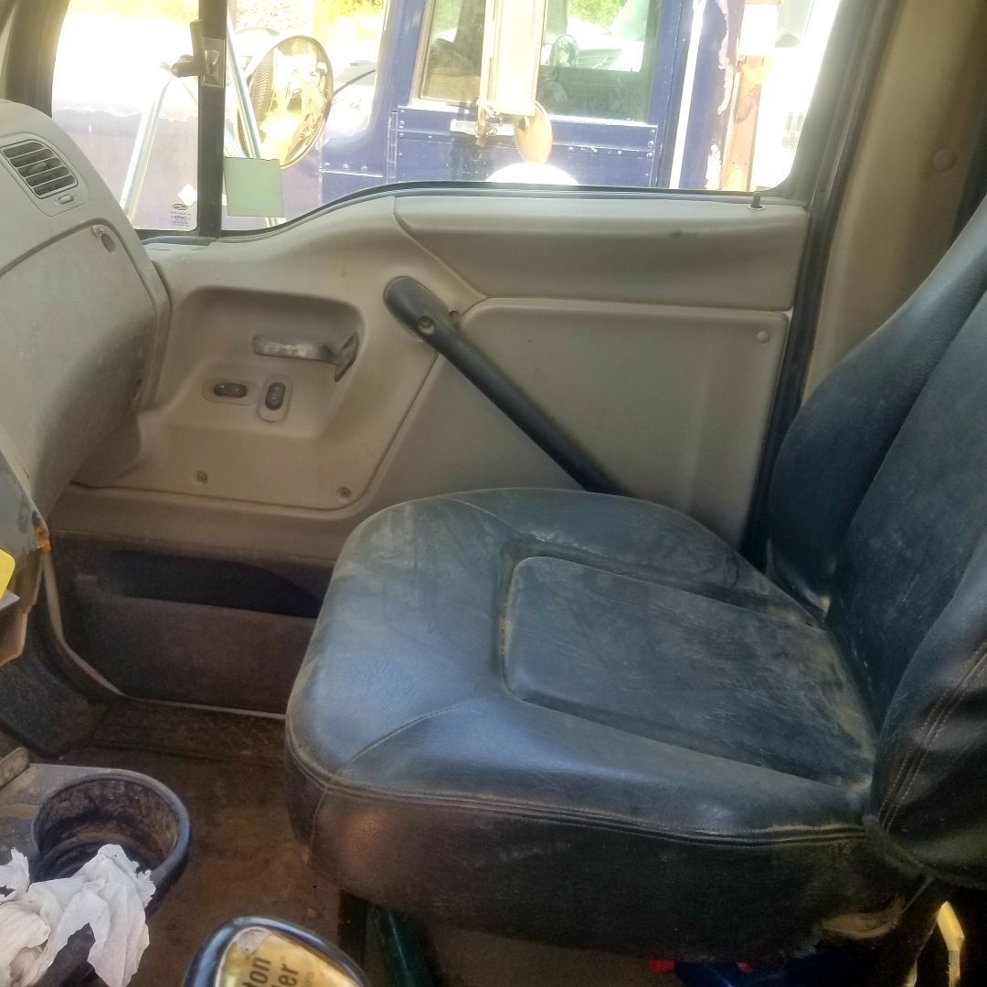 Used 2005 Sterling LT9500 For Sale in Vicksburg, MS 5027442701