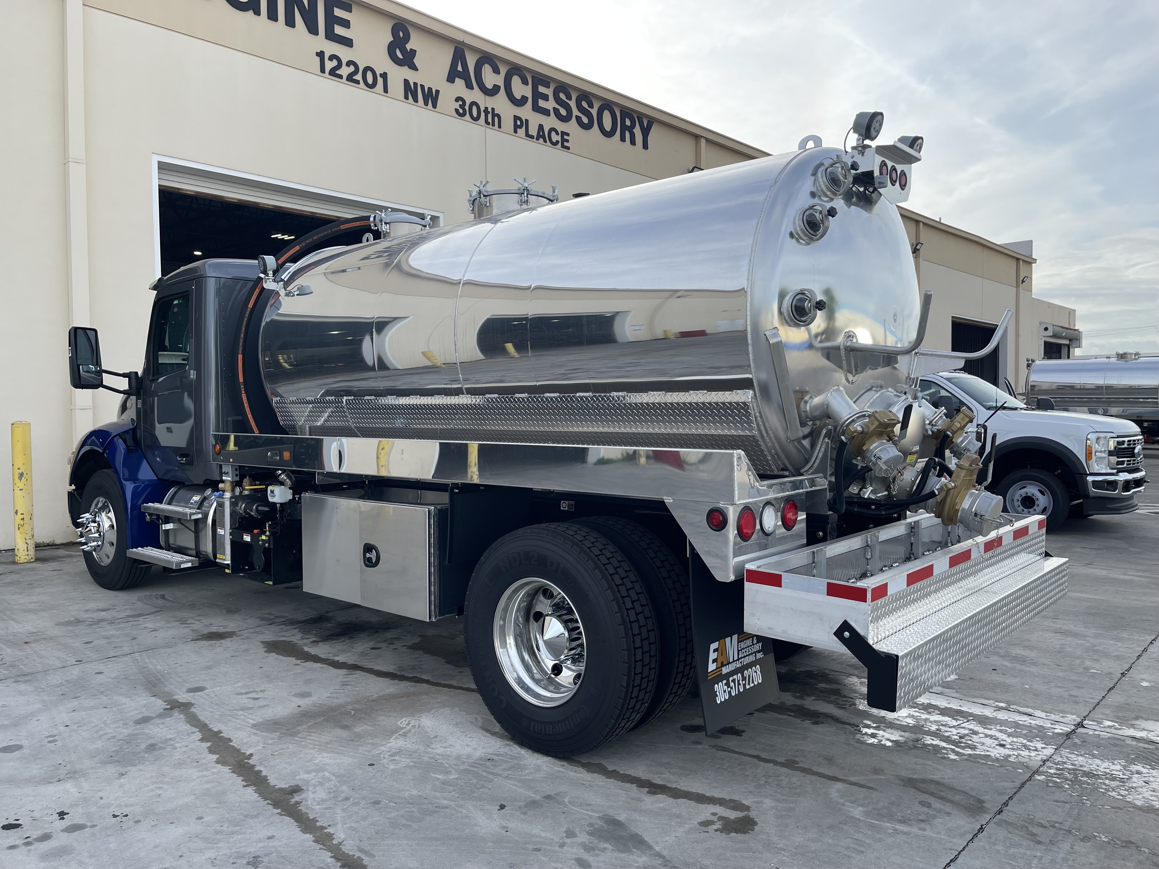 New 2025 Peterbilt 537 For Sale in Miami, FL 5030442603 Commercial Truck Trader