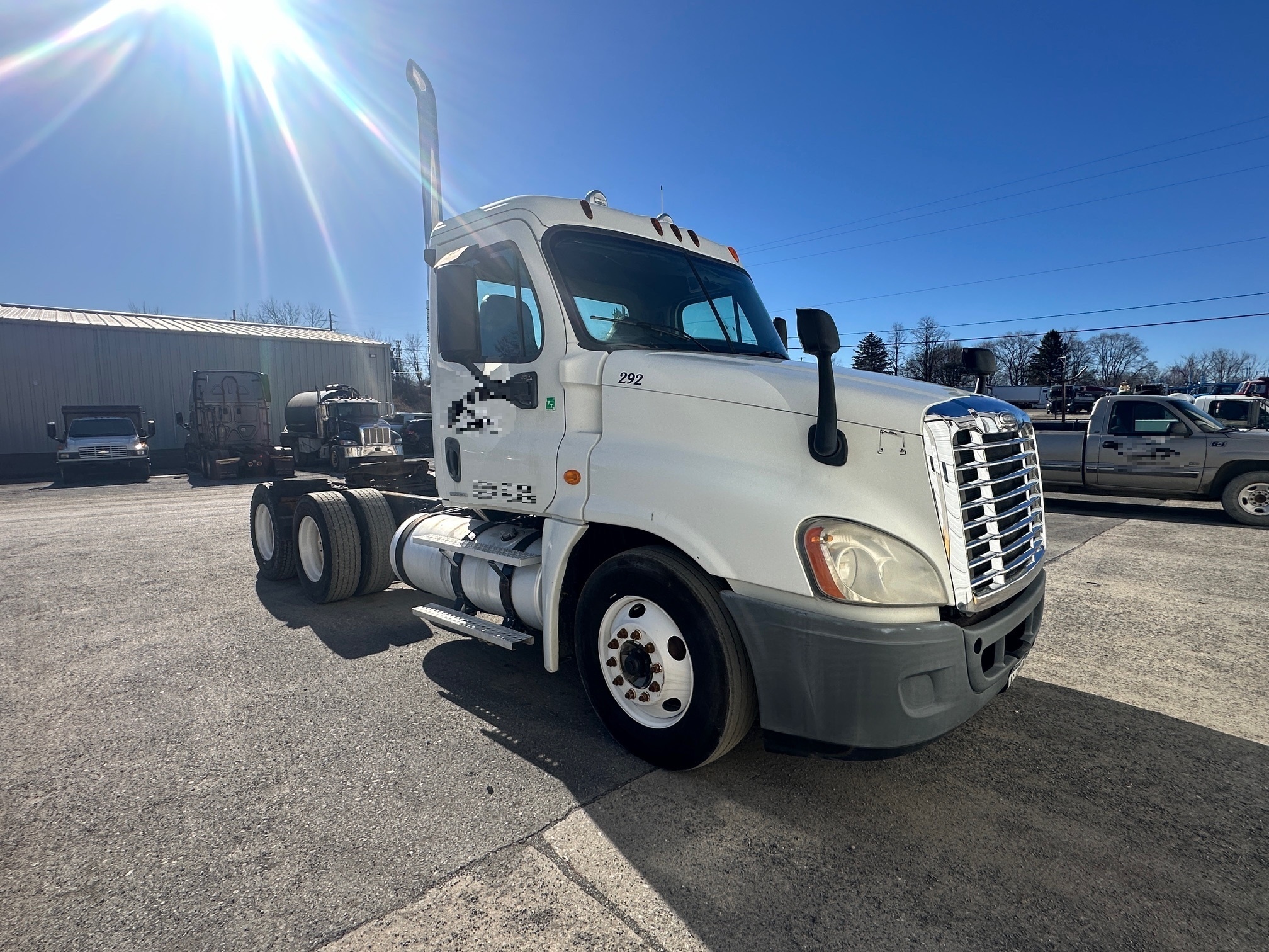 Used 2009 Freightliner Cascadia For Sale in Wind Gap, PA 5030543726