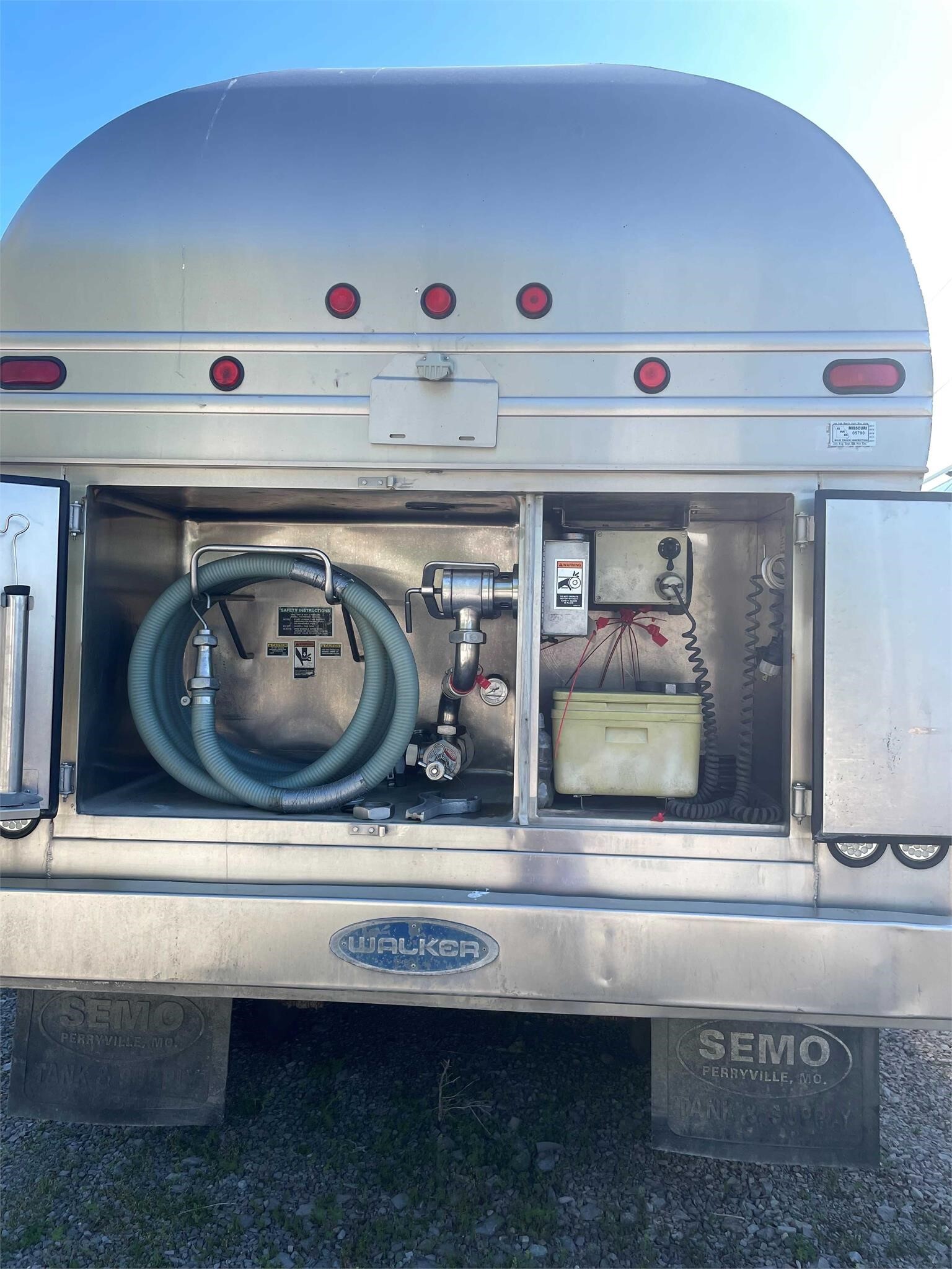 Used 2008 Volvo VHD64B200 For Sale in Perryville, MO 5028185840