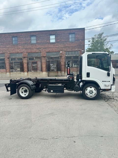 Photo of a 2025 Isuzu NRR