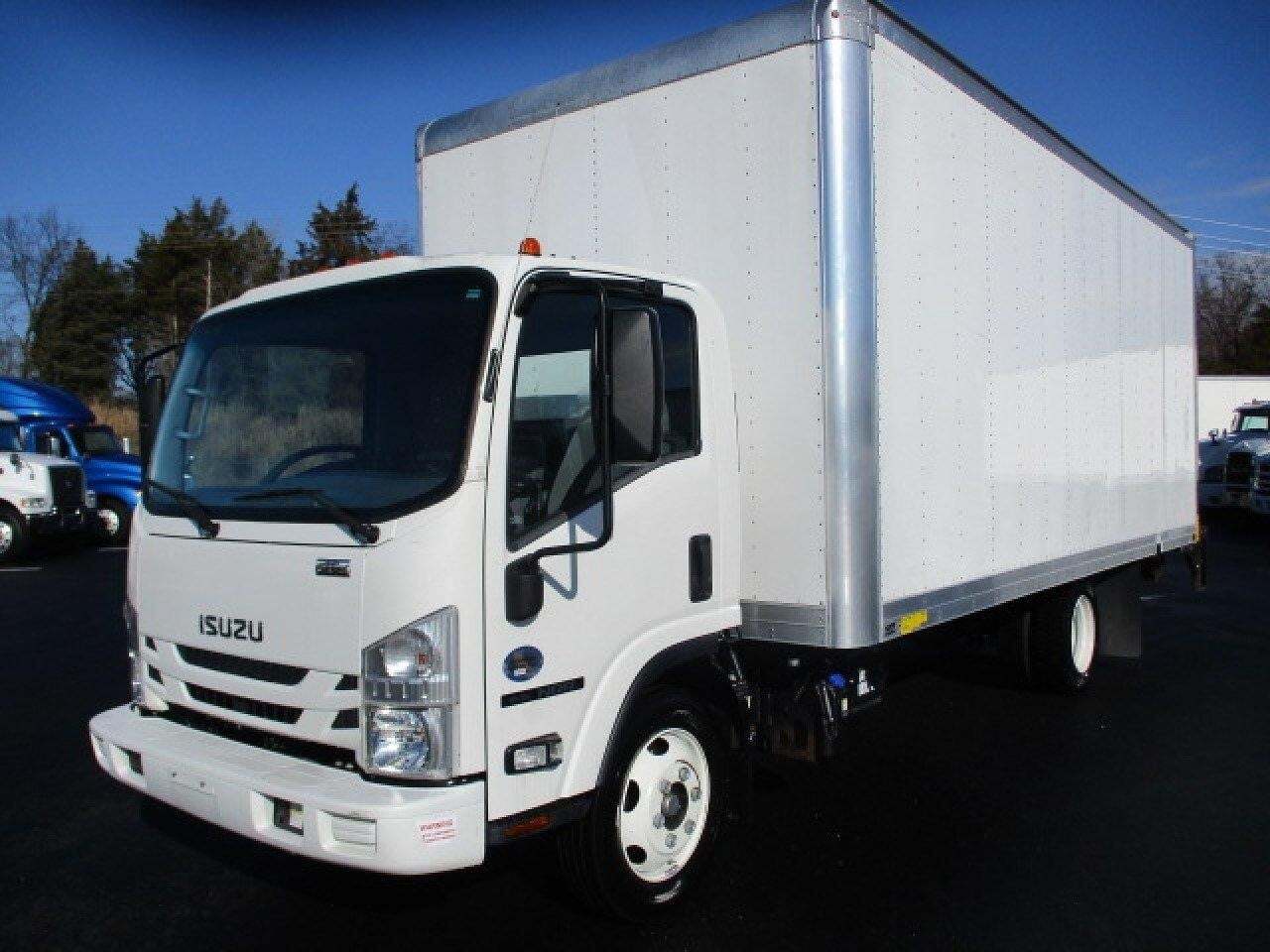 2022 Isuzu NRR