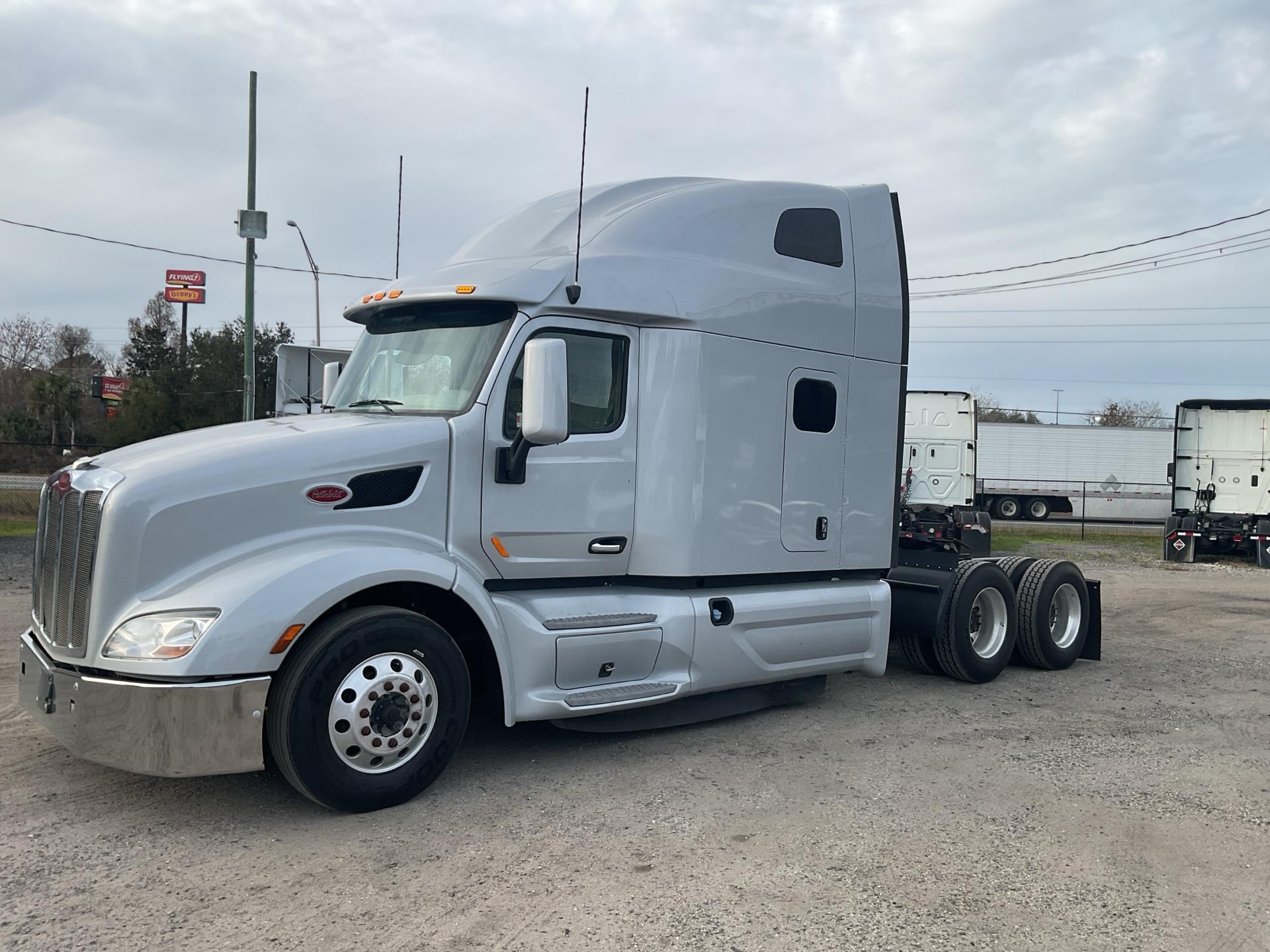 Photo of a 2021 Peterbilt 579