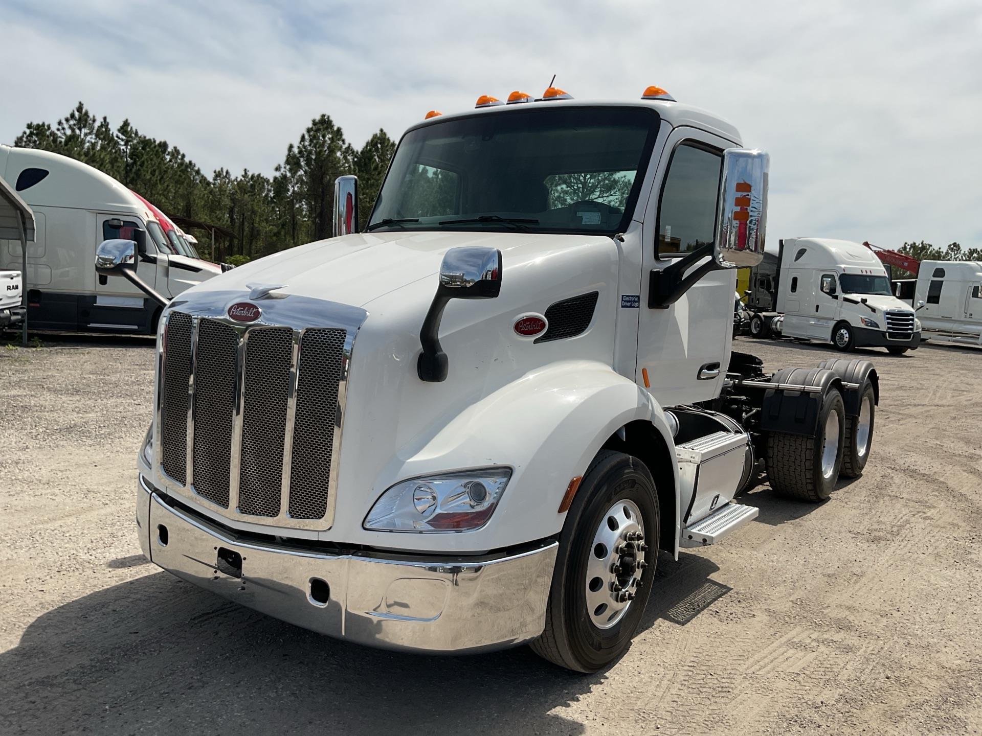 Photo of a 2018 Peterbilt 579