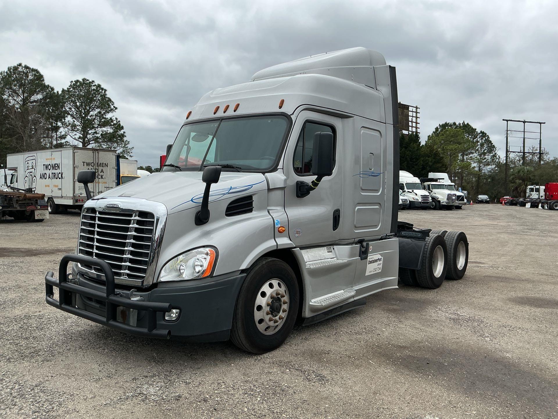 2019 Freightliner Cascadia 113