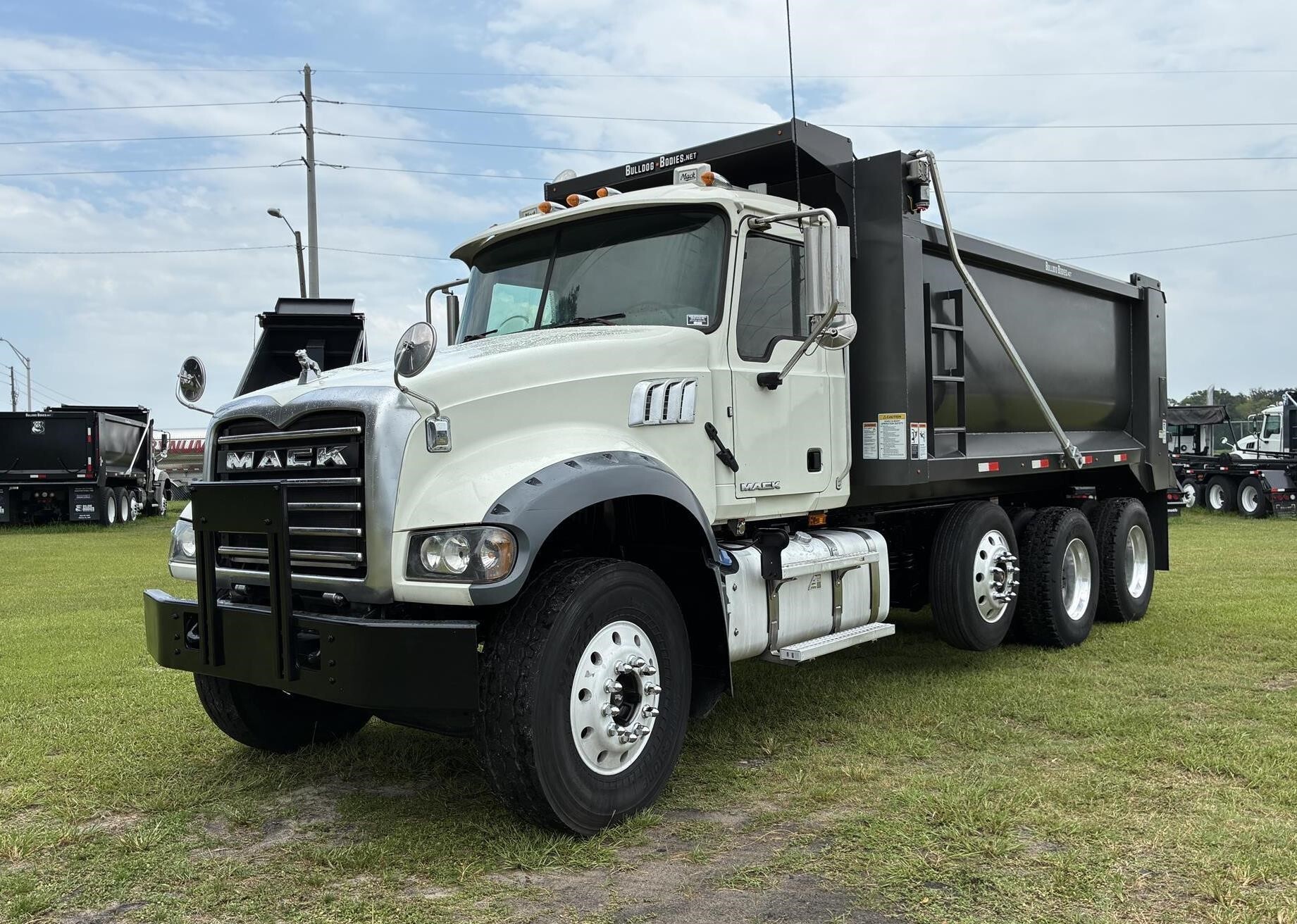 Photo of a 2015 Mack GRANITE GU713