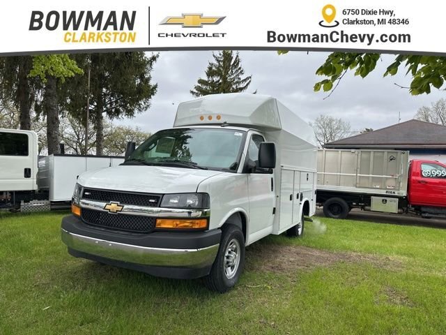 Photo of a 2026 Chevrolet Express 3500