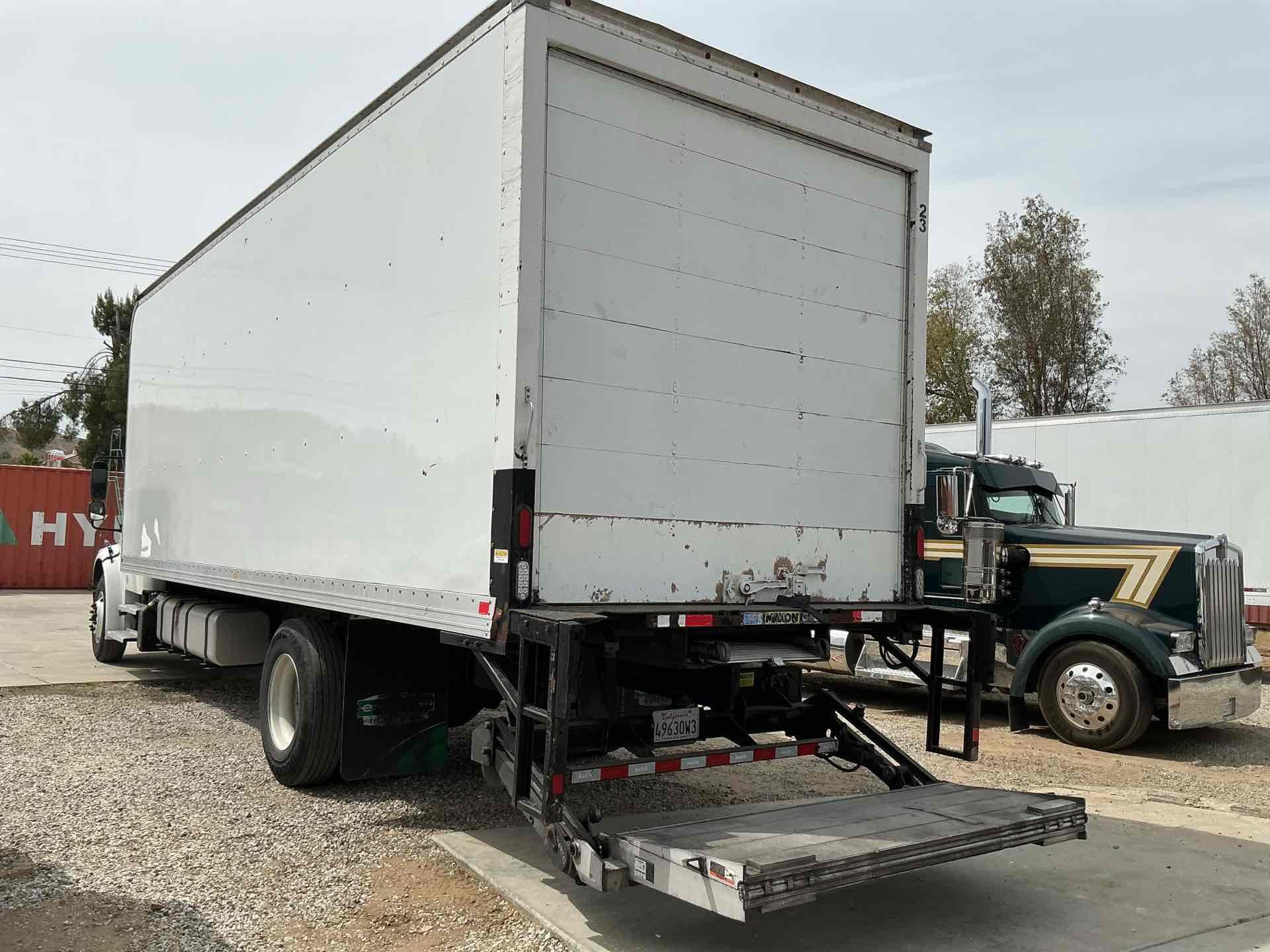 2018 Freightliner Business Class M2 106