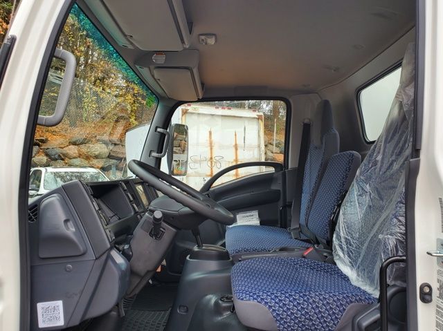 2025 Isuzu NPR HD