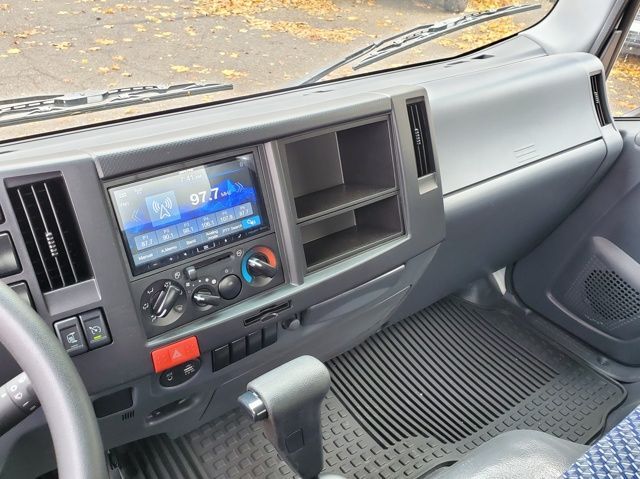 2025 Isuzu NPR HD