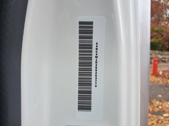 2025 Isuzu NPR HD